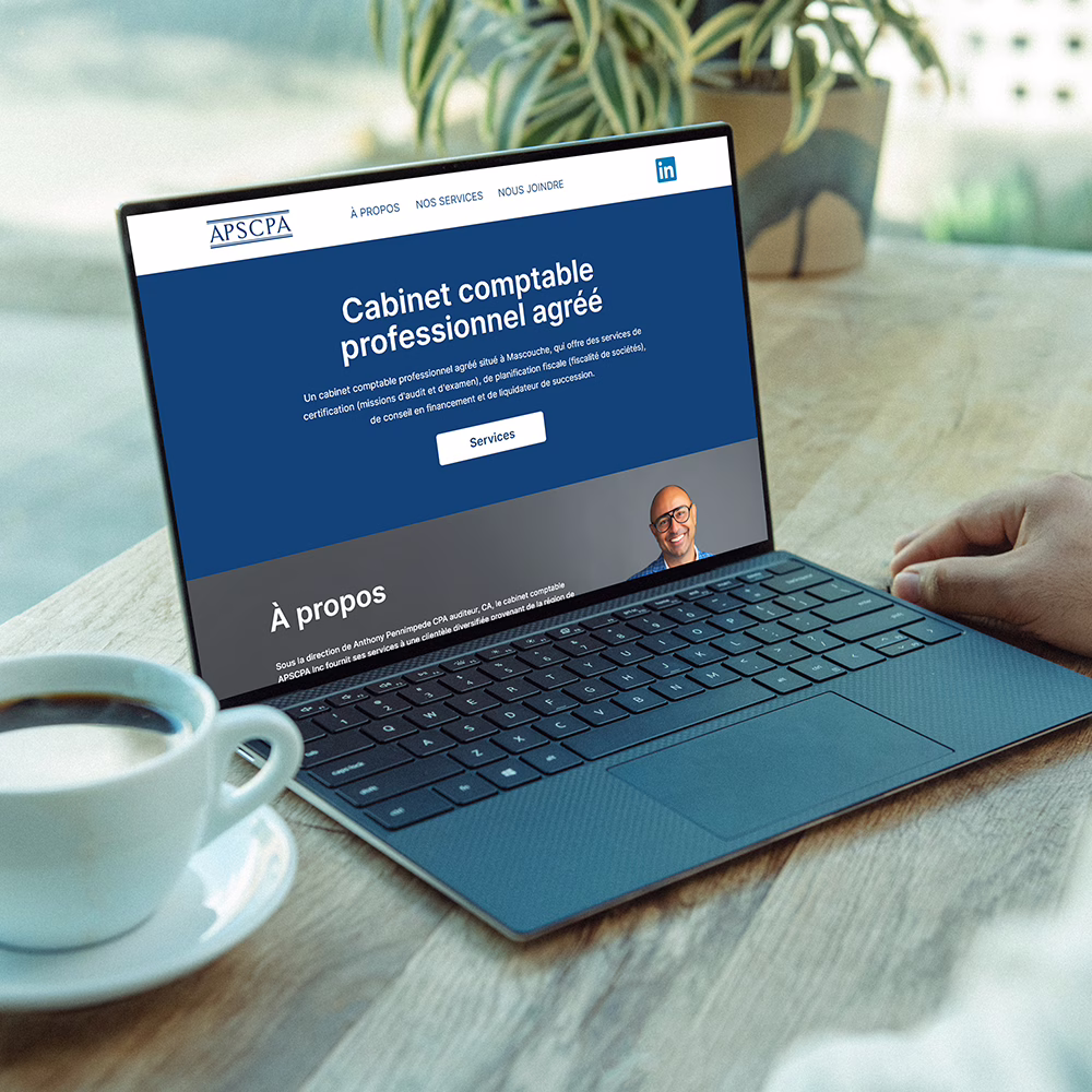 maquette site web vu sur laptop